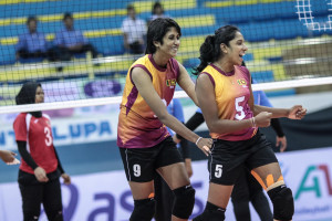 Chathurika Ranasingha and wasana Madumalee celebrate winning a point - 19th Asian Senior Women's Volleyball Championship