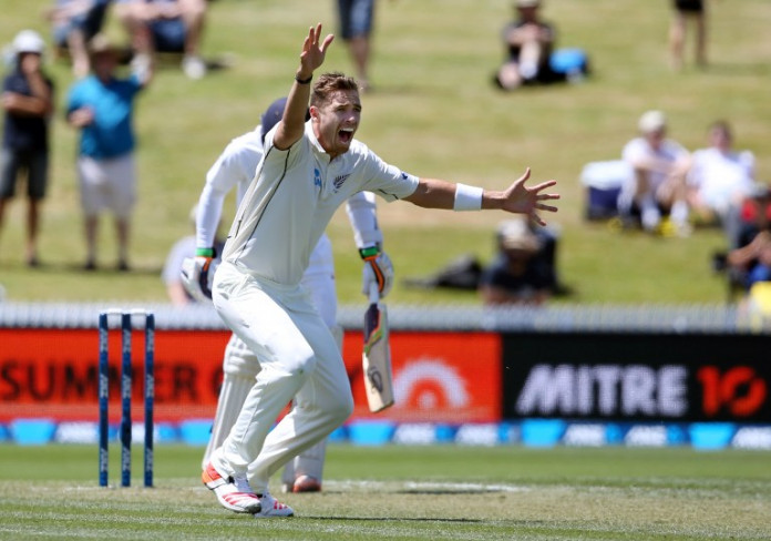 Tim Southee of New Zealand makes an unsuccessful appeal for the wicket of Sri Lanka's Dinesh Chandimal during day one of the International Test cricket match between New Zealand and Sri Lanka at Seddon Park in Hamilton on December 18, 2015. AFP PHOTO / Michael Bradley / AFP / MICHAEL BRADLEY