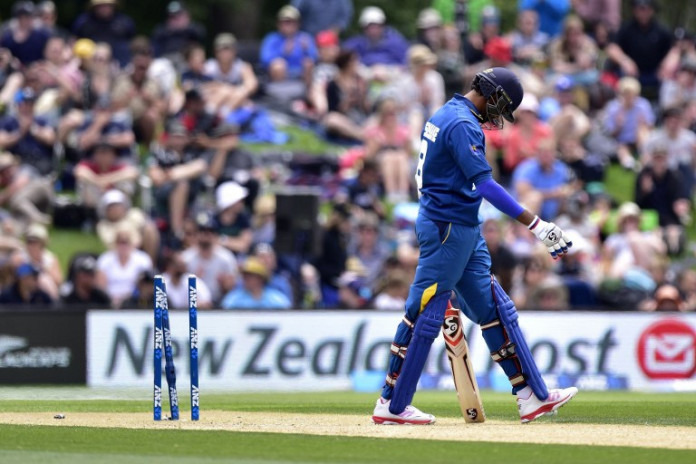 Pitiful Sri Lankan batting leads to rout