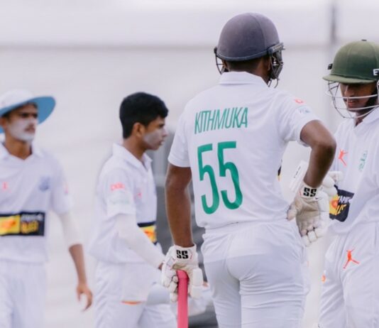 මාතොට තෝමස්වරුන් ප්රතිවාදීන් මවිත කරයි 126th Battle of the Blues Ruhuna