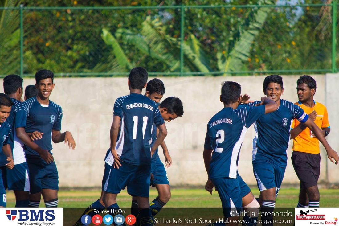 De Mazenod College v Holy Cross College - Schools Football 2016 - De Mazenod College, Kandana - 06/09/2016 De Mazenod celebrate doubling the lead.