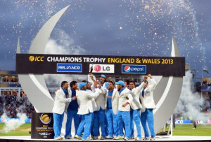 India, led by MS Dhoni, lifting the ICC Champion’s Trophy 2013