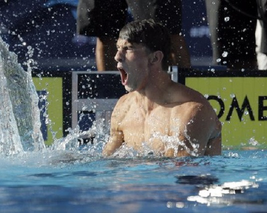 Michael Phelps swims 2015 world best in 100m butterfly
