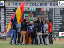 අස්ගිරිය ගිනියම් වෙයි, කන්ද උඩරට නිල් සටනේ ජය ත්රිත්ව විද්යාලයට 107th Hill Country Battle of the Blues