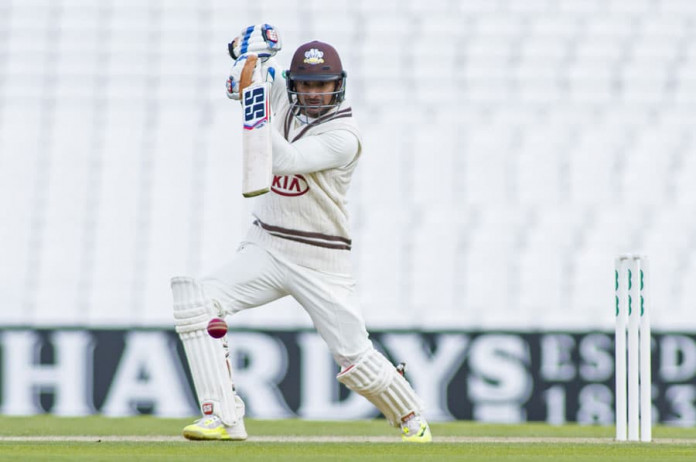 Former-Sri-Lankan-batsman-Kumar-Sangakkara-rings-the-fiver-minute-bell