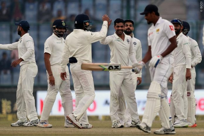Late wickets give India the edge going into day 5
