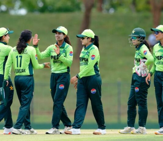 පාකිස්තානුවෝ පළමු තරගය පහසුවෙන් ම ජය ගනී Cricket