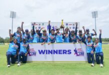 ඕස්ට්රේලියා යෞවනියෝ ඇප නැතිව ගෙදර යයි