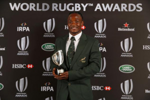 Barrett and Hunter named World Rugby Players of the Year 2016