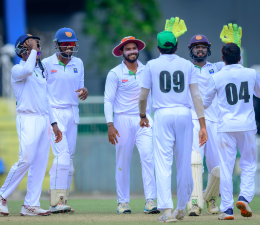 දඹුලු ක්රීඩකයෝ දැවැන්ත ඉනිමක් ගොඩ නගයි Cricket