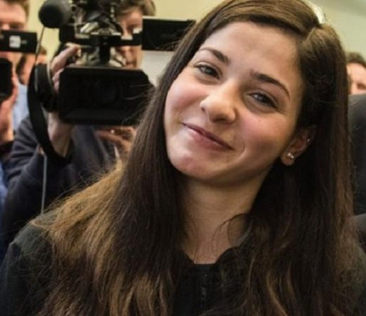 Olympic Games refugees team unveiled Yusra Mardini