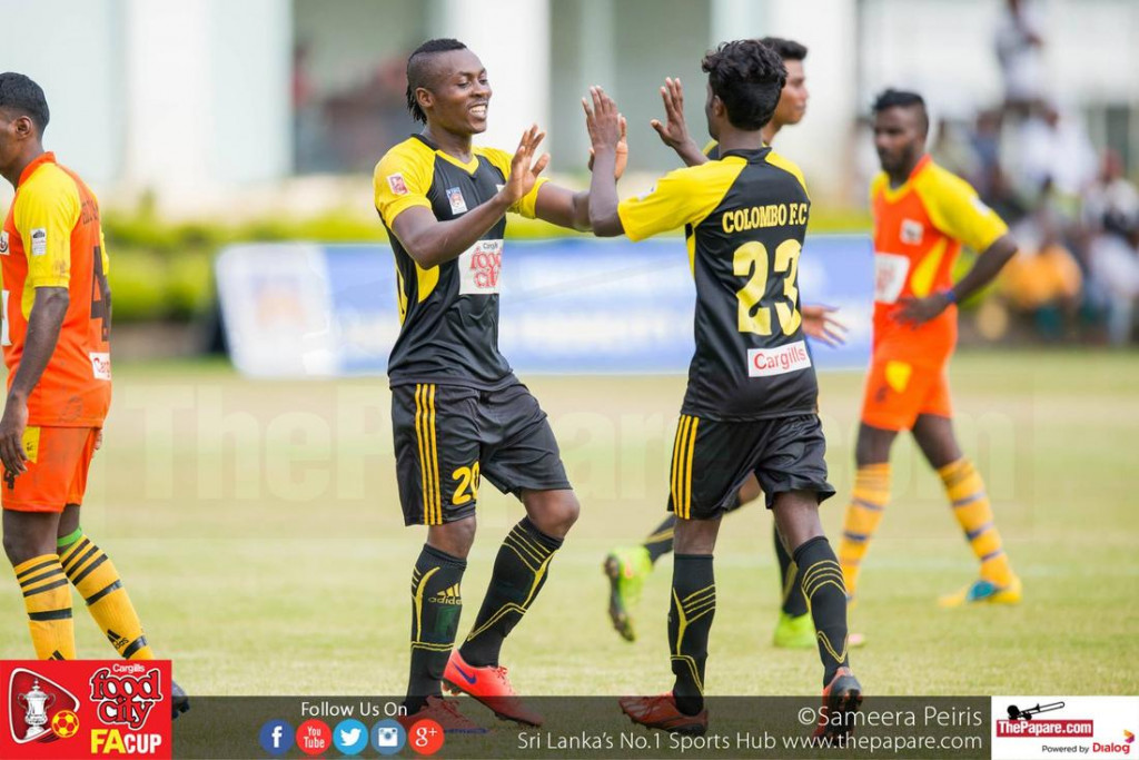 Bodrie Dimitri (L) celebrates scoring a goal with Danushka Madushanka (R) for Colombo FC - FA Cup 2016 Quarter Final