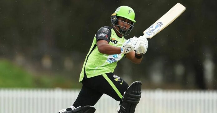 Chamari Athapaththu signs three-season