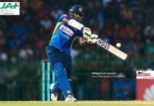 Thisara Perera plays lone hand in heavy loss