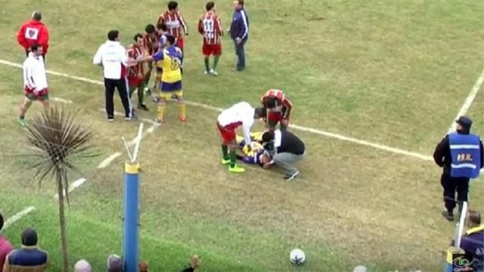 Argentine footballer dies after being struck in head