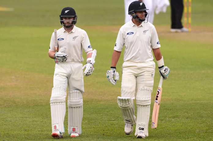 1st Sunfoil International Test: South Africa v New Zealand - Day 2