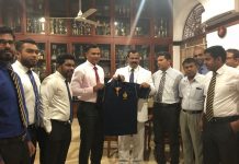 Royal seal the deal with Roomy Roomy signs with Royal