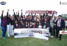 කවිජගේ තුන් ඉරියව් දස්කම් සමඟ කිංග්ස්වුඩ් විද්යාලය වසර 68 අතීතය වෙනස් කරයි! The 199th Battle Of The Maroons