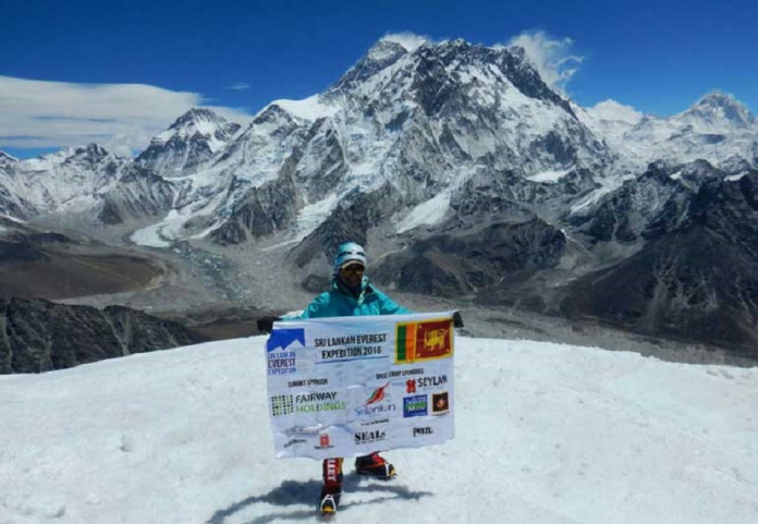 Jayanthi-at-the-summit-of-Lobuche