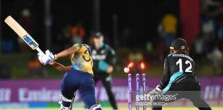 Sri Lanka's Malsha Shehani (L) is bowled
