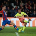 Soccer Football - Premier League - Crystal Palace v Manchester City - Selhurst Park, London, Britain - October 19, 2019 Crystal Palace's James McArthur in action with Manchester City's Phil Foden REUTERS/Ian Walton