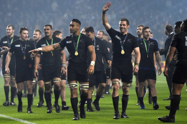 New Zealand's flanker and captain Richie McCaw waves after his team won 34-17 ©AFP