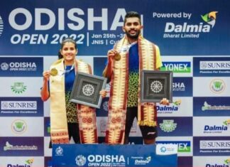 Sachin and Thilini shine in a sea of Indians