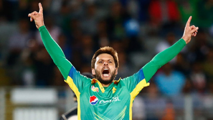 Shahid-Afridi-of-Pakistan-celebrates-his-wicket