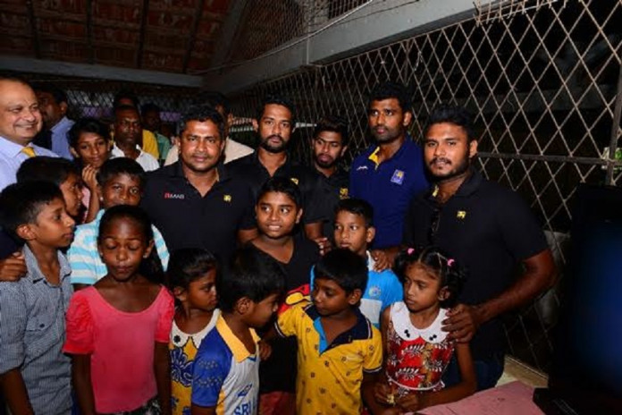 Sri lanka Cricketers visit with the victims