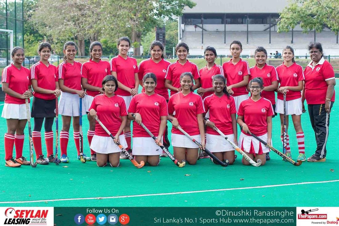 Ladies' College Hockey Team 2016