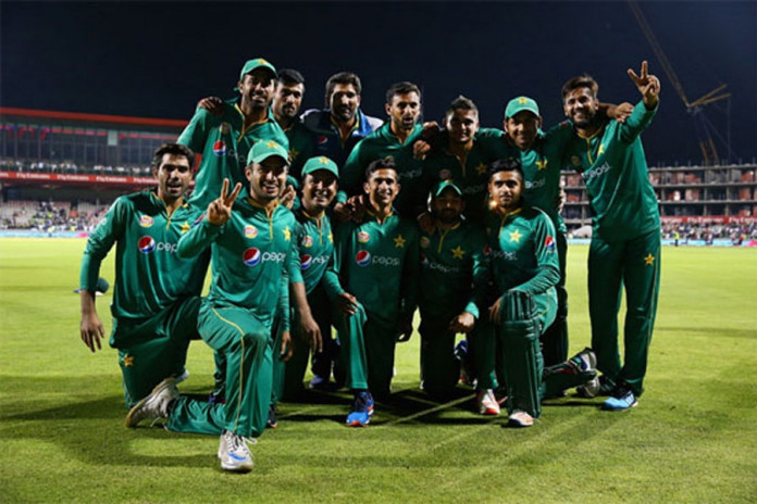 Pakistan hammered England by nine wickets in their tour-ending T20 at Old Trafford on Wednesday.