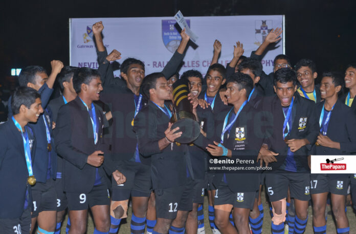 7th S. Thomas’ v Gateway Football Encounter S. Thomas’ College defeated Gateway College 2-1 at the 7th Annual S. Thomas’ v Gateway Football Encounter played at the Police Park, Colombo.