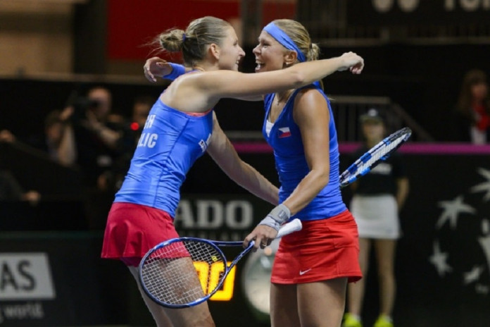 Defending champions Czechs face France in FedCup final Defending champions Czechs face France in FedCup final