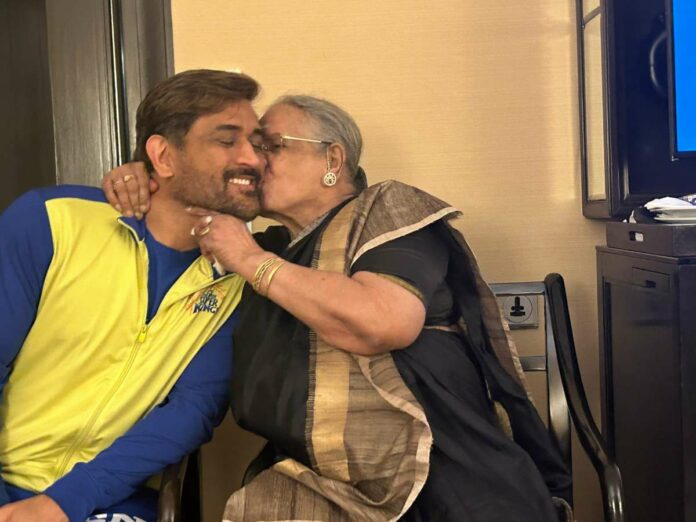 ​MS dhoni meets one of his eldest fan during ipl 2023