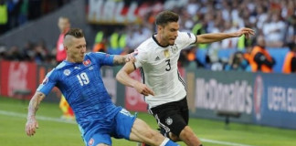Draxler dazzles as Germany cruise into last eight