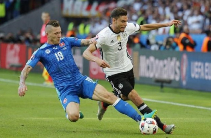 Draxler dazzles as Germany cruise into last eight