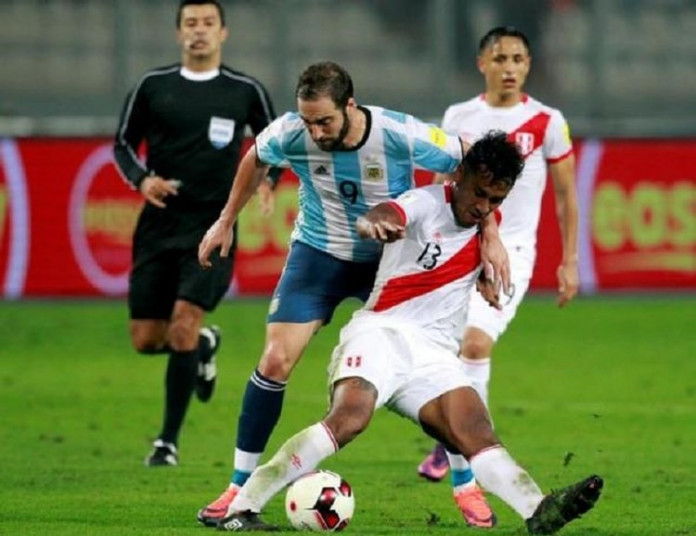 Football Soccer - World Cup 2018 Qualifier - Argentina v Peru - Nacional Stadium, Lima, Peru