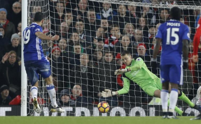 Chelsea held by Liverpool but rivals fail to profit