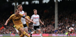 Kane nets hat-trick as Tottenham stroll past Fulham