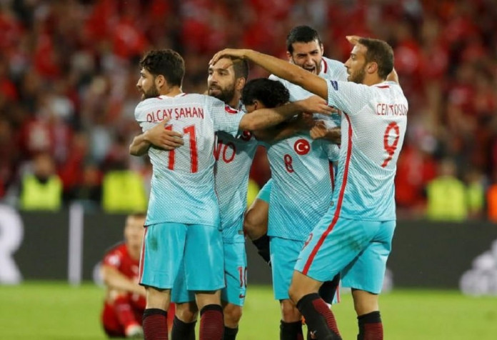 Czech Republic v Turkey - EURO 2016 - Group D