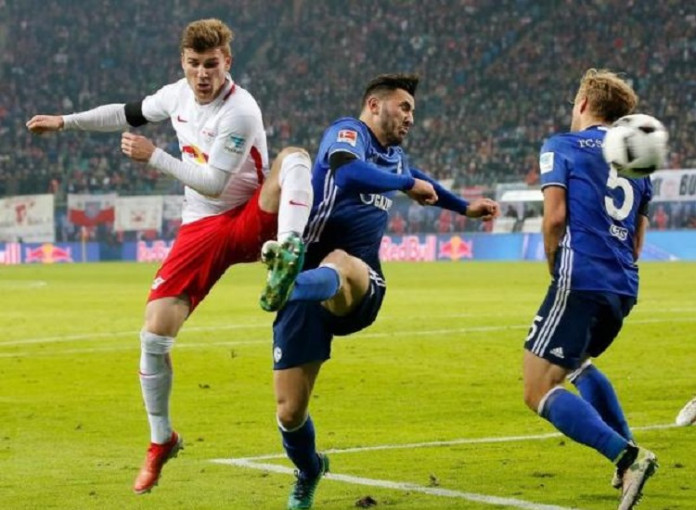 Stunning Leipzig end Schalke unbeaten run to return to top