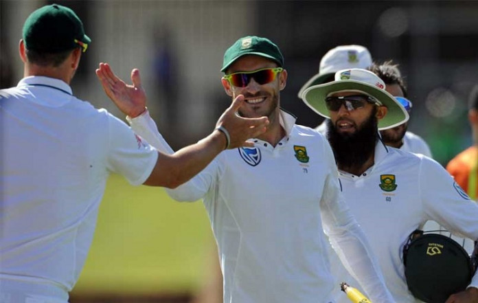 South Africa pacer Faf du Plessis under investigation for ball tampering.