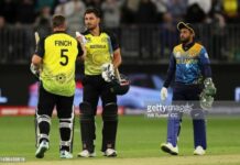 Stoinis 17-ball fifty gives Aussies easy win