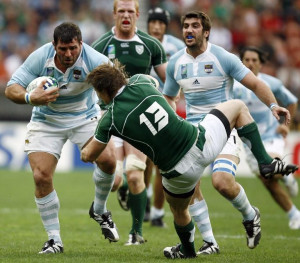 Prop Martin Scelzo against Irish skipper Brian O'Driscoll (Image courtesy – AFP)