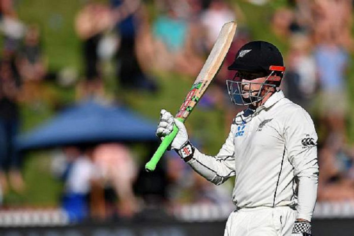 Nicholls helps New Zealand take opening day honours